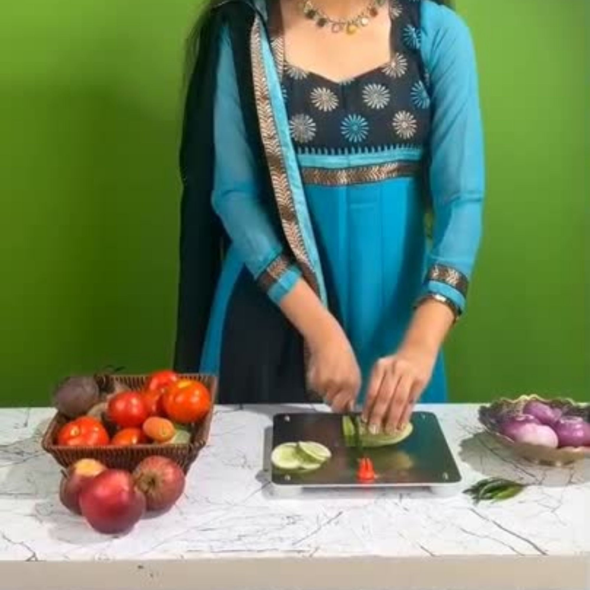 Lara Tales Stainless Steel Chopping Board with In-Built Blade & Detachable Knife | Multipurpose Vegetable, Fruit & Nut Cutter | Compact 23x23 cm | Plastic Base with 4 Anti-Slip Legs